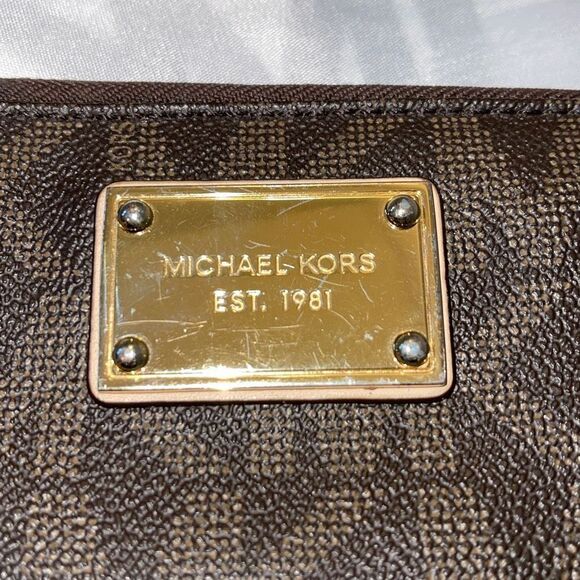 Michael Kors Initial Wristlet/Walker. Size Small. Brown/Tan‎ - Picture 3 of 8